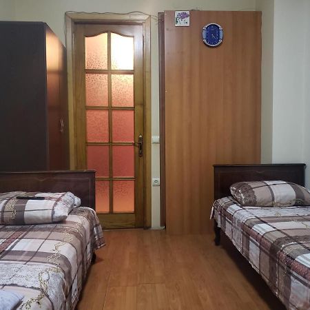 Intercity Hostel Batoumi Extérieur photo