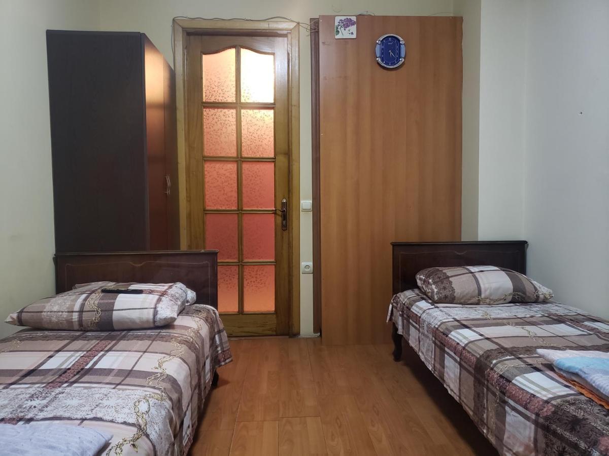 Intercity Hostel Batoumi Extérieur photo